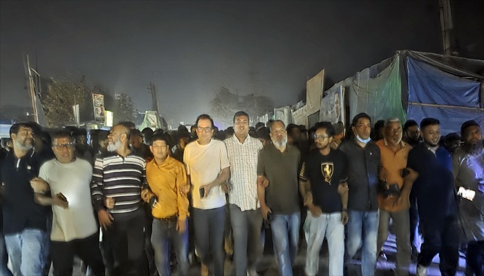 আওয়ামী লীগের নৈরাজ্য রুখতে রাজপথে রিয়াদ চৌধুরী